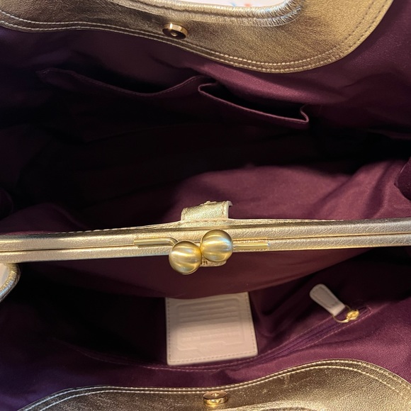 White leather coach handbag with metallic edges - Picture 2 of 10